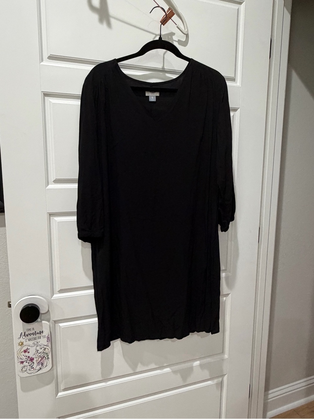 Old Navy Black V-Neck Shift Dress